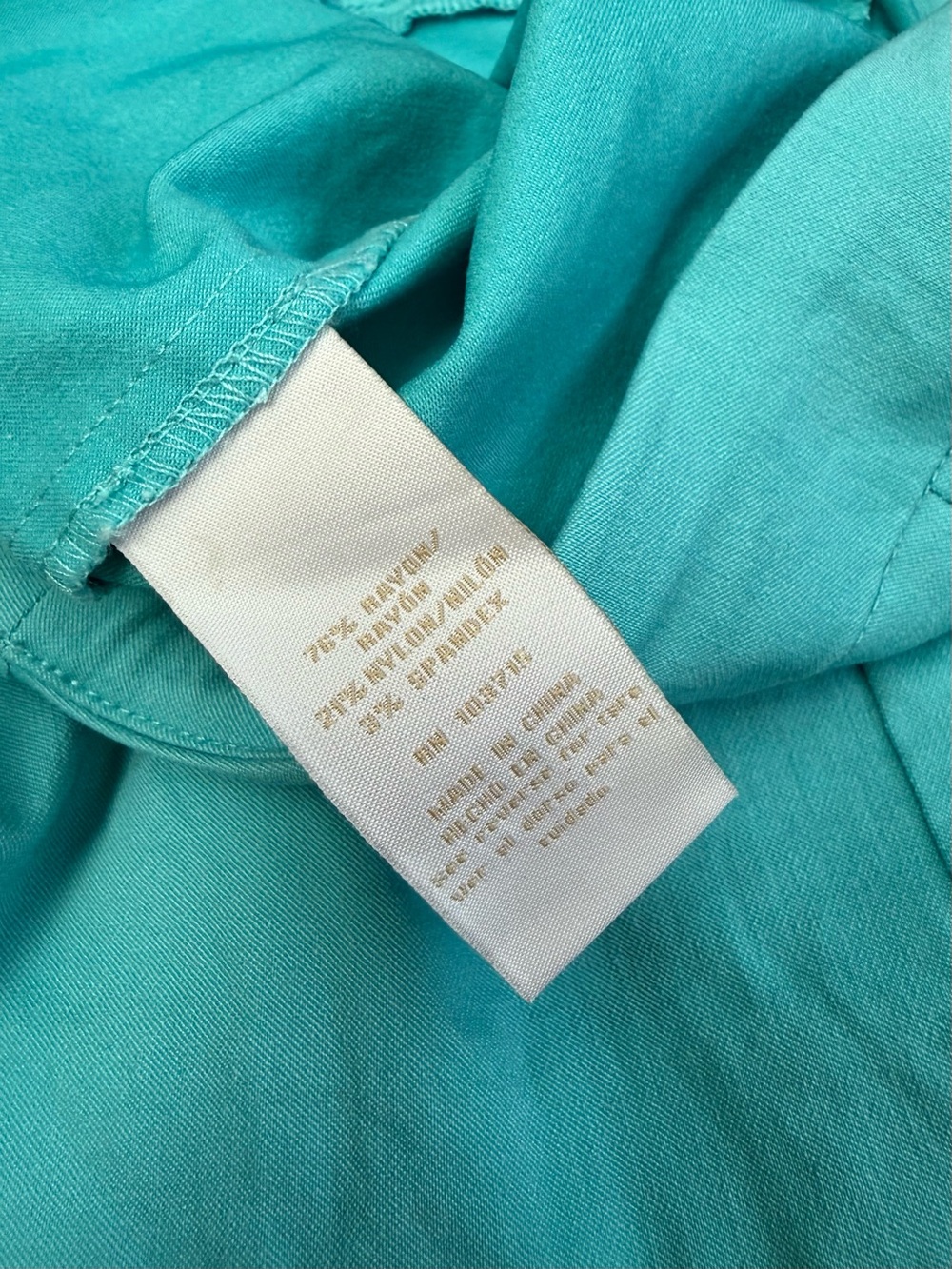 High-Waist Scallop Hem Shorts in Turquoise - Picture 2 of 4